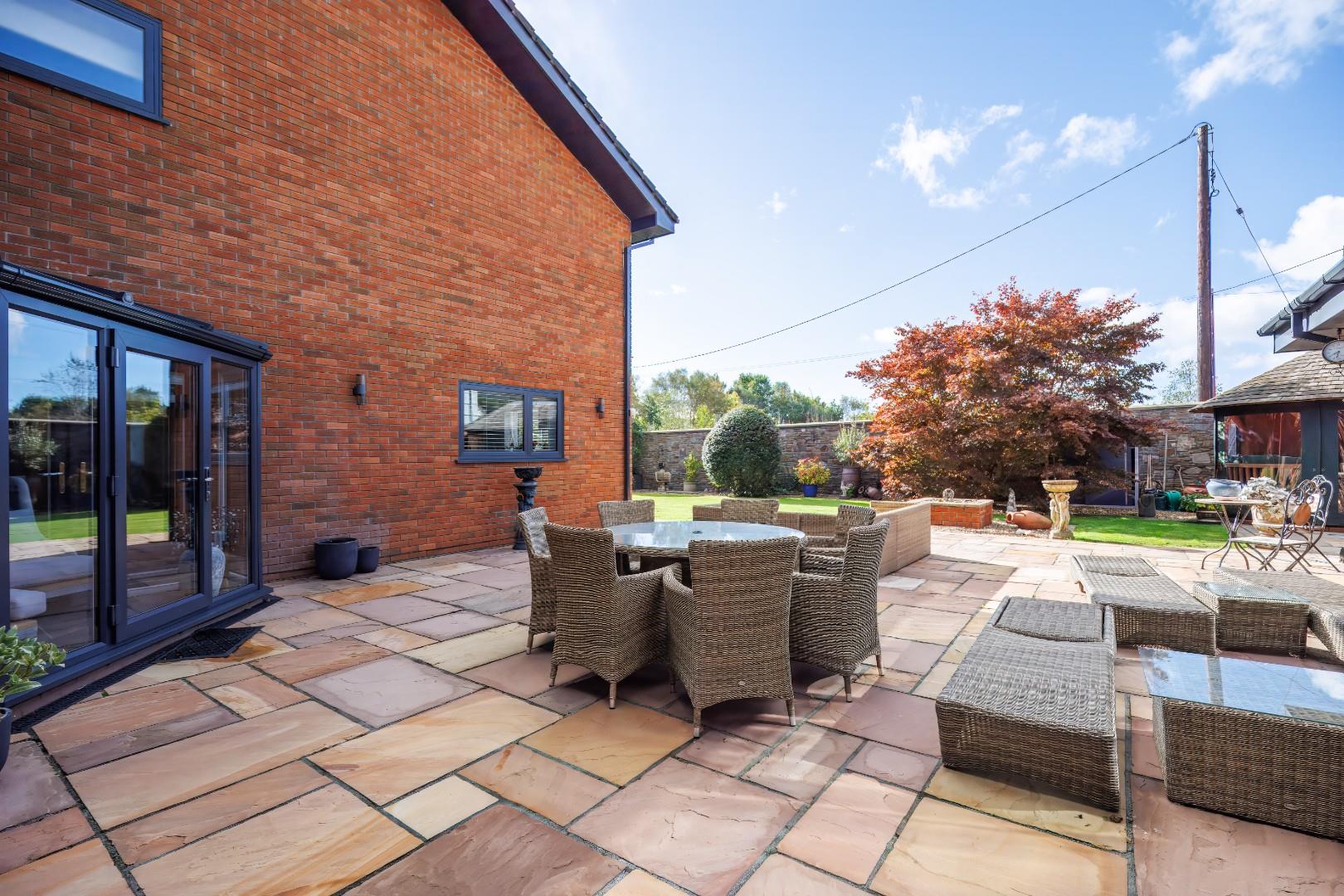 28 Ffrwd Vale, Neath, Neath Port Talbot, SA10 7BA